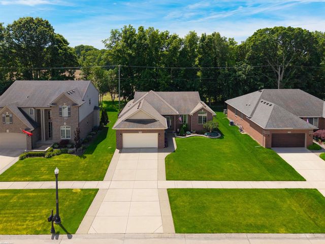 22350 Brantingham Road, Macomb, MI 48044