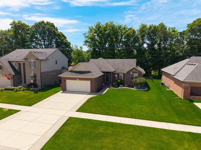 22350 Brantingham Road, Macomb, MI 48044