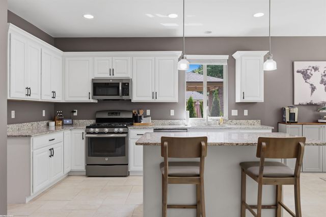 22350 Brantingham Road, Macomb, MI 48044