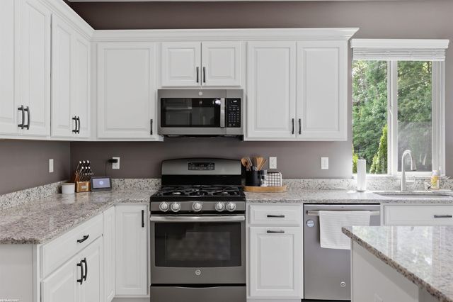 22350 Brantingham Road, Macomb, MI 48044