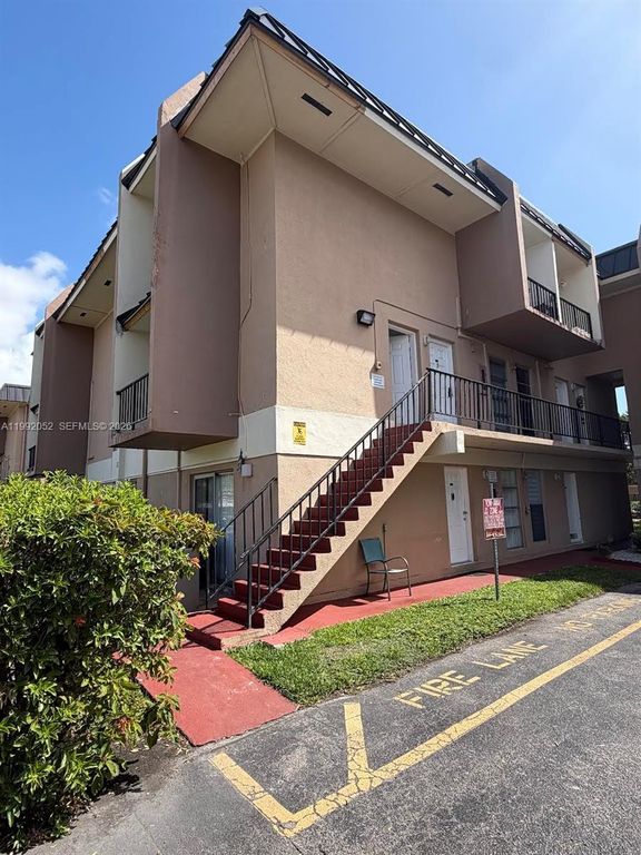 3901 SW 109th Ave 8, Miami, FL 33165