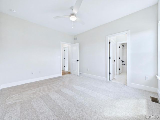 16 Schon Ct., Glen Carbon, IL 62034