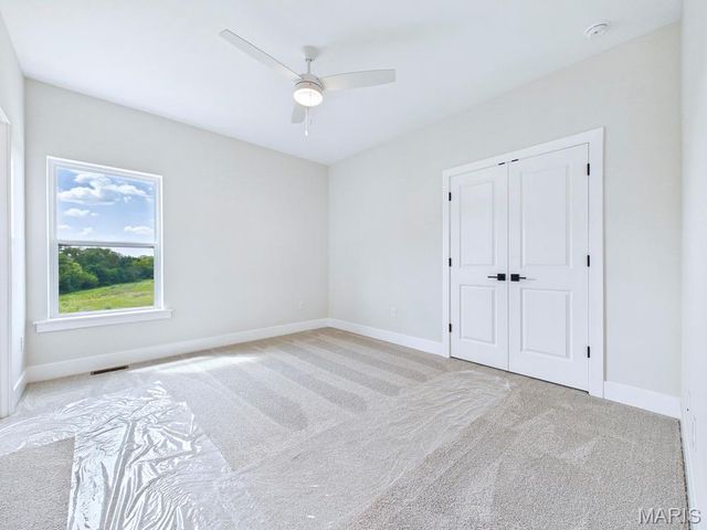 16 Schon Ct., Glen Carbon, IL 62034