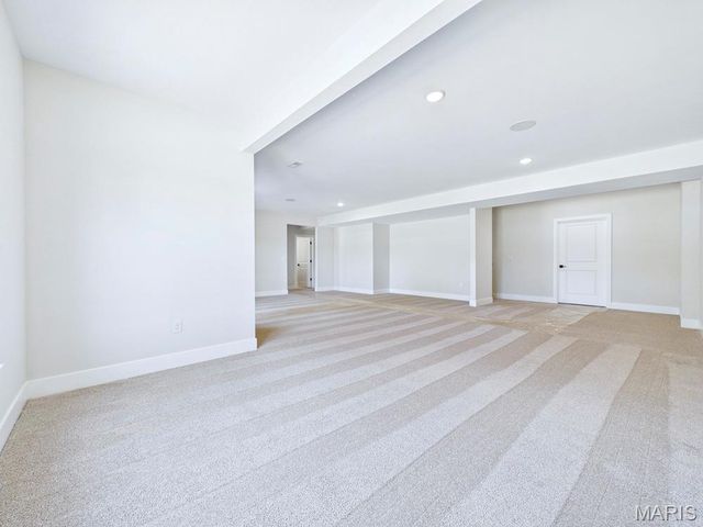 16 Schon Ct., Glen Carbon, IL 62034