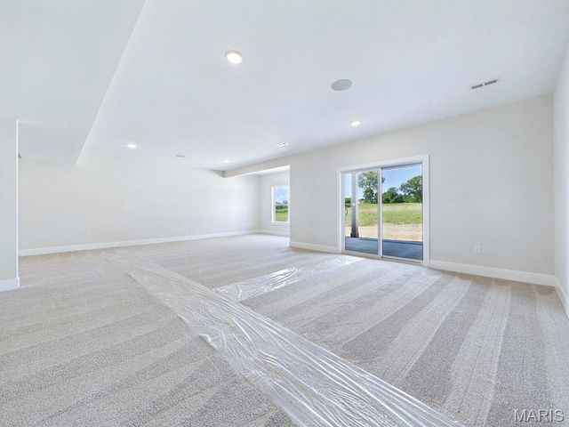 16 Schon Ct., Glen Carbon, IL 62034