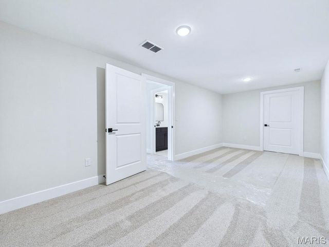 16 Schon Ct., Glen Carbon, IL 62034