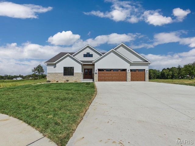 16 Schon Ct., Glen Carbon, IL 62034