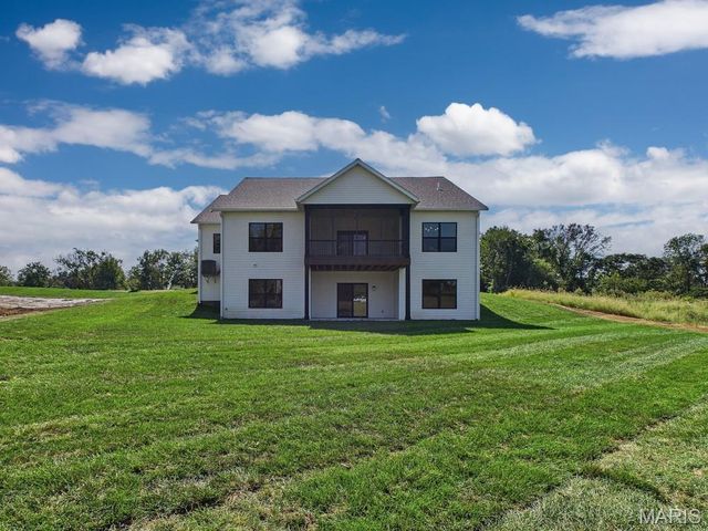 16 Schon Ct., Glen Carbon, IL 62034
