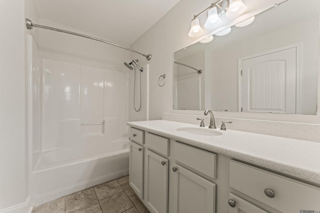 43498 S Lone Oak Rd, Gonzales, LA 70737