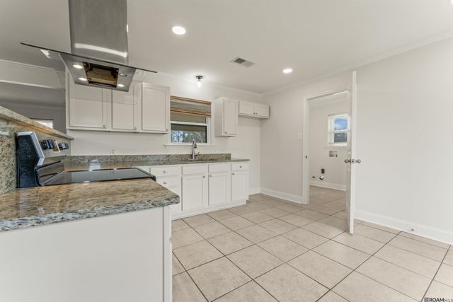 43498 S Lone Oak Rd, Gonzales, LA 70737