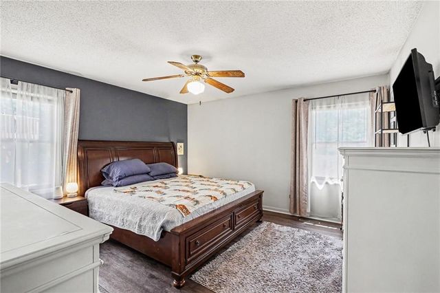1409 NW 63rd Street, Kansas City, MO 64118
