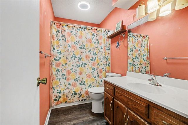 1409 NW 63rd Street, Kansas City, MO 64118