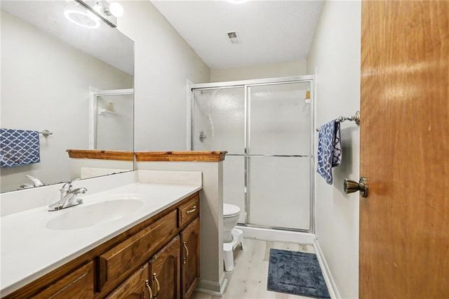 1409 NW 63rd Street, Kansas City, MO 64118