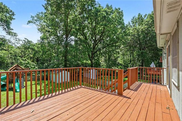 1409 NW 63rd Street, Kansas City, MO 64118