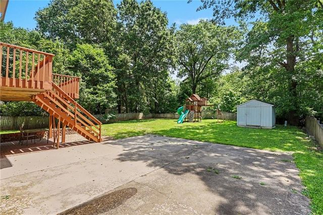 1409 NW 63rd Street, Kansas City, MO 64118