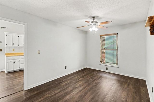 1409 NW 63rd Street, Kansas City, MO 64118