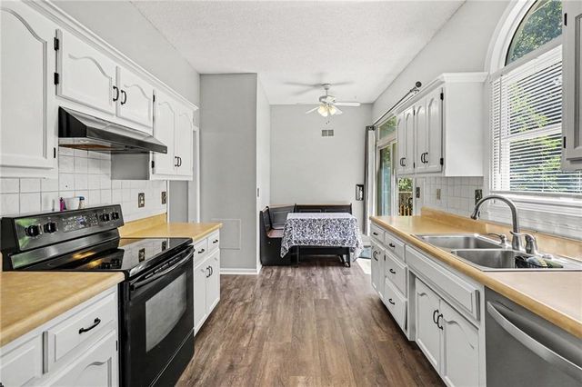 1409 NW 63rd Street, Kansas City, MO 64118
