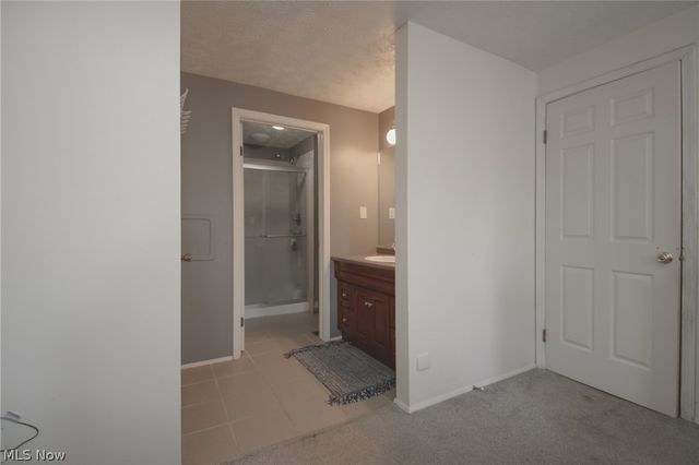 200 Briarbrook Court NE, Howland, OH 44484