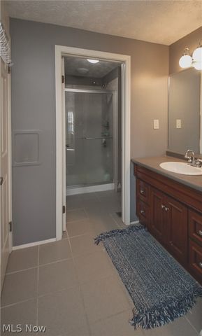 200 Briarbrook Court NE, Howland, OH 44484