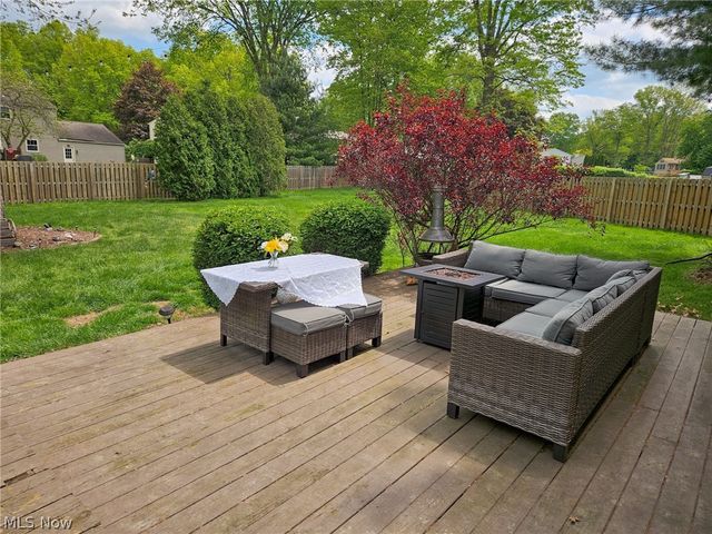 200 Briarbrook Court NE, Howland, OH 44484