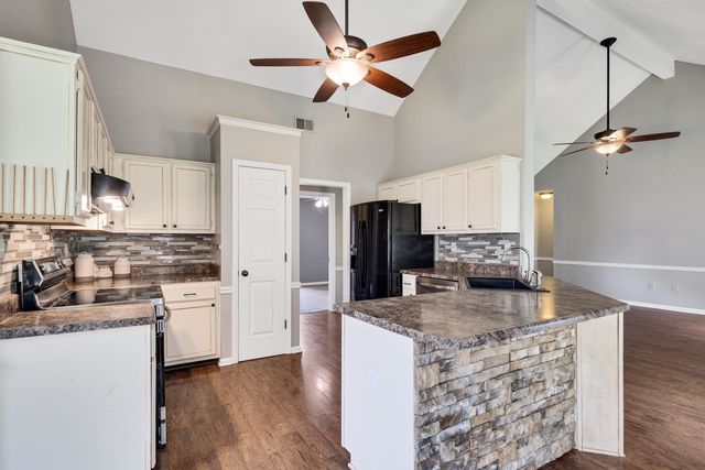 4166 MEADOW FIELD LN, Bartlett, TN 38135