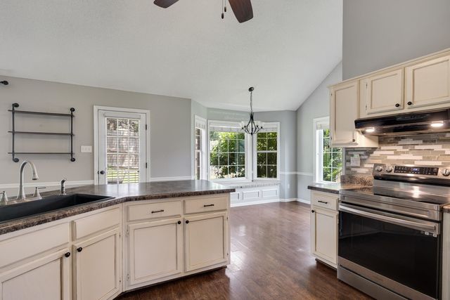 4166 MEADOW FIELD LN, Bartlett, TN 38135