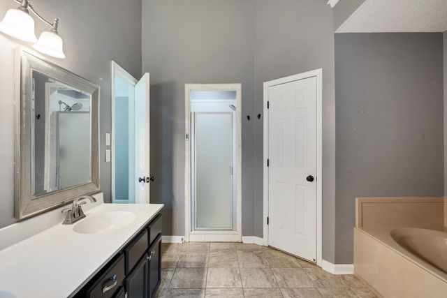 4166 MEADOW FIELD LN, Bartlett, TN 38135