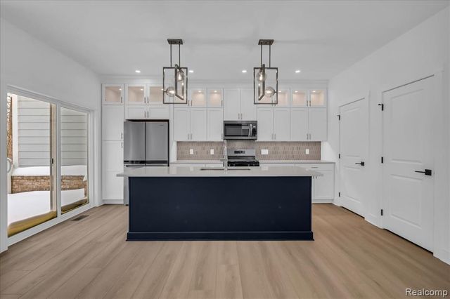 10790 Barrett, Plymouth, MI 48170