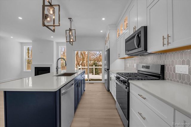 10790 Barrett, Plymouth, MI 48170