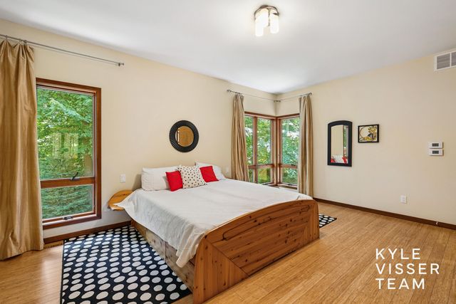 4444 Oak River Drive Ne, Plainfield Twp, MI 49525