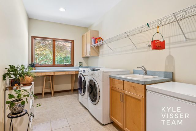 4444 Oak River Drive Ne, Plainfield Twp, MI 49525