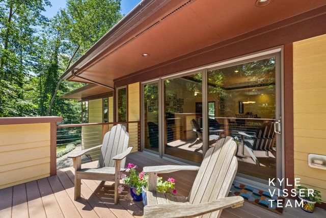 4444 Oak River Drive Ne, Plainfield Twp, MI 49525