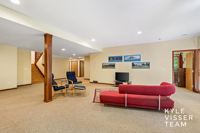 4444 Oak River Drive Ne, Plainfield Twp, MI 49525