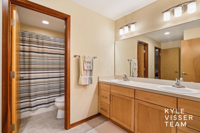 4444 Oak River Drive Ne, Plainfield Twp, MI 49525