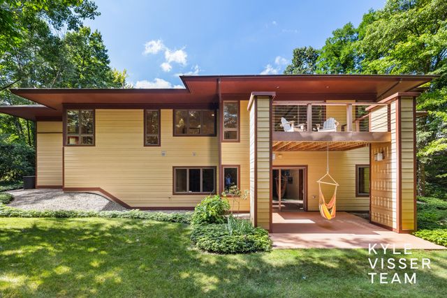 4444 Oak River Drive Ne, Plainfield Twp, MI 49525