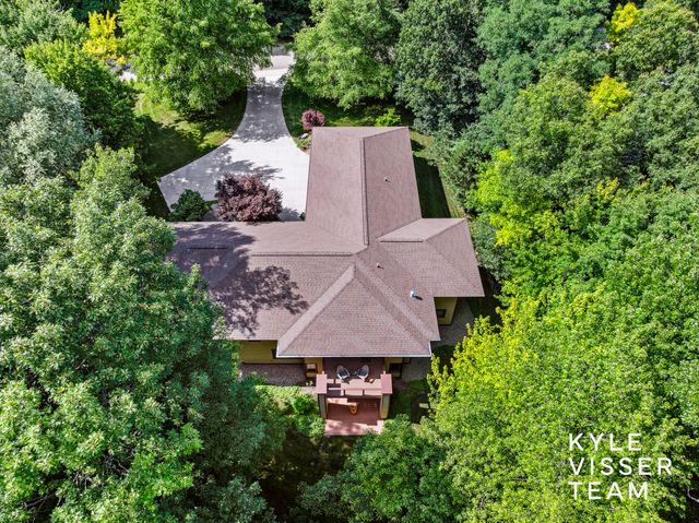 4444 Oak River Drive Ne, Plainfield Twp, MI 49525