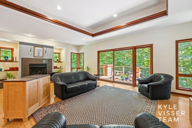 4444 Oak River Drive Ne, Plainfield Twp, MI 49525