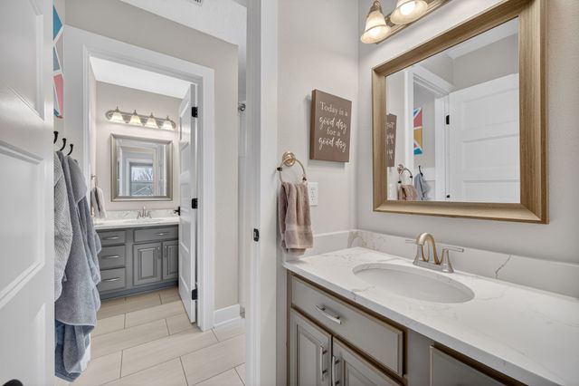 2601 NW Parkridge Drive, Ankeny, IA 50023