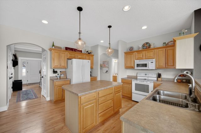 2601 NW Parkridge Drive, Ankeny, IA 50023