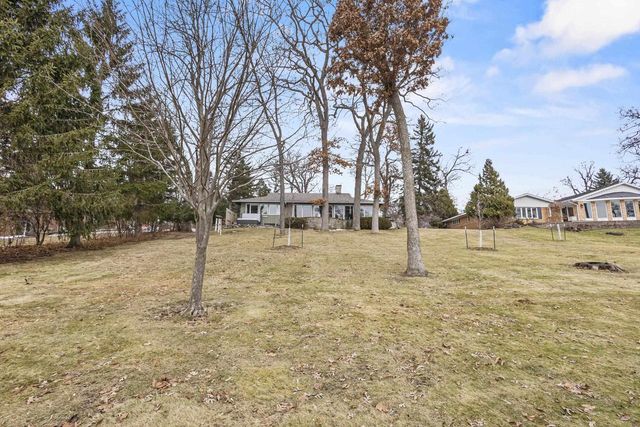 N5667 Lac Verde Circle, Green Lake, WI 54941