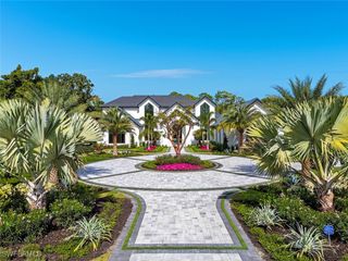 2145 Coach House LN, Naples, FL 34105