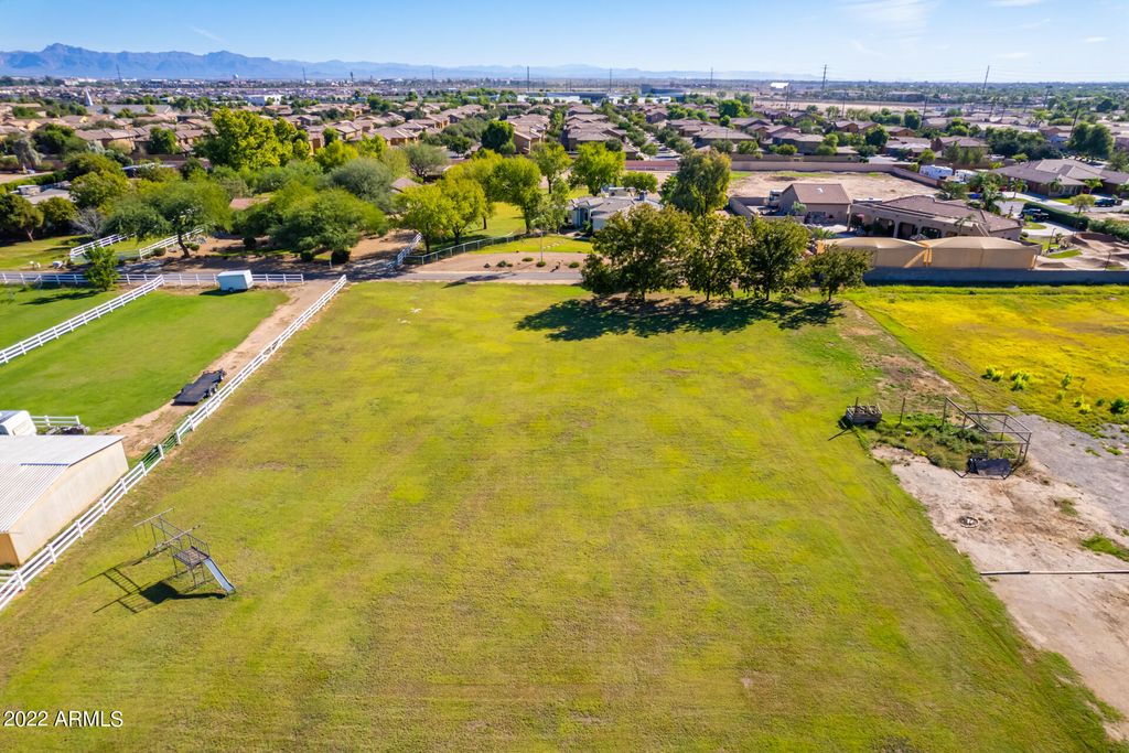 Image 4 of property listing at 0 S 172ND Way -, Gilbert, AZ 85295