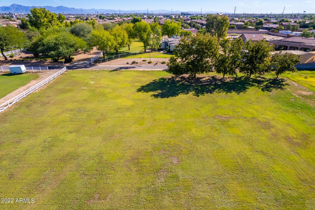 Image 5 of property listing at 0 S 172ND Way -, Gilbert, AZ 85295