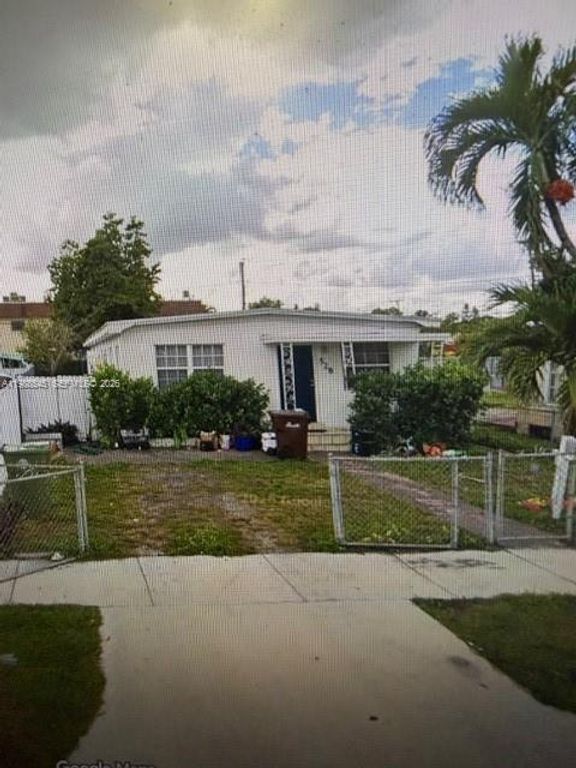 528 E 10th St, Hialeah, FL 33010