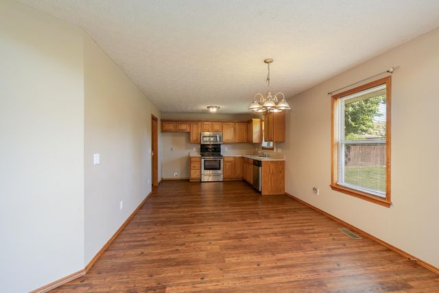 807 E Sandpiper Drive, Ozark, MO 65721