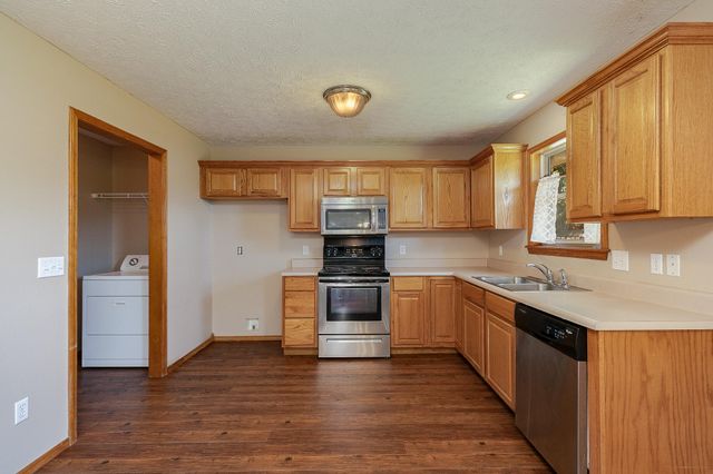 807 E Sandpiper Drive, Ozark, MO 65721