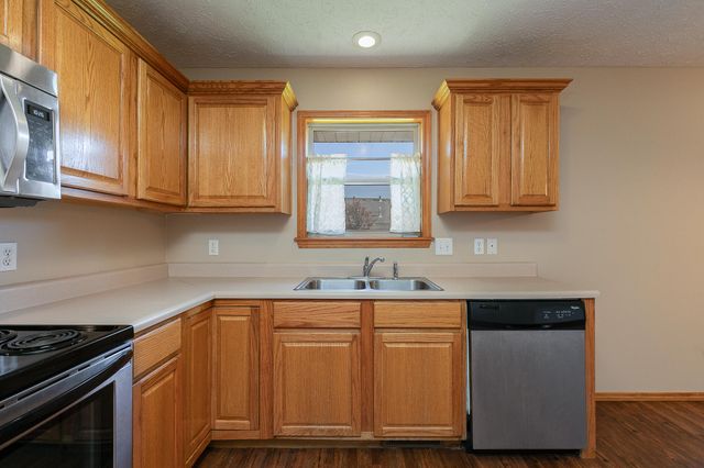 807 E Sandpiper Drive, Ozark, MO 65721