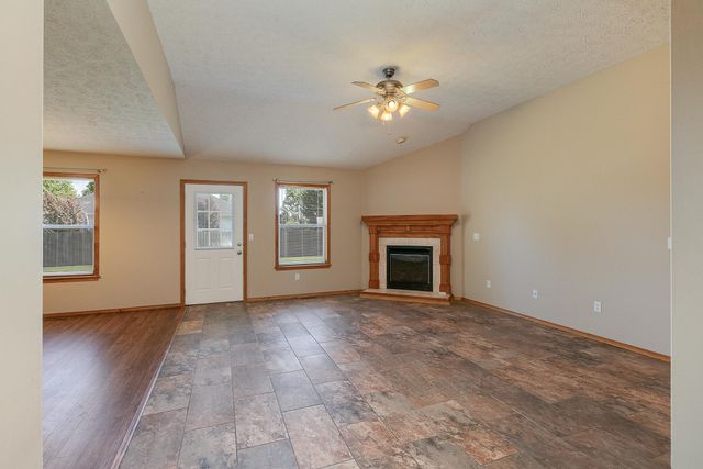 807 E Sandpiper Drive, Ozark, MO 65721
