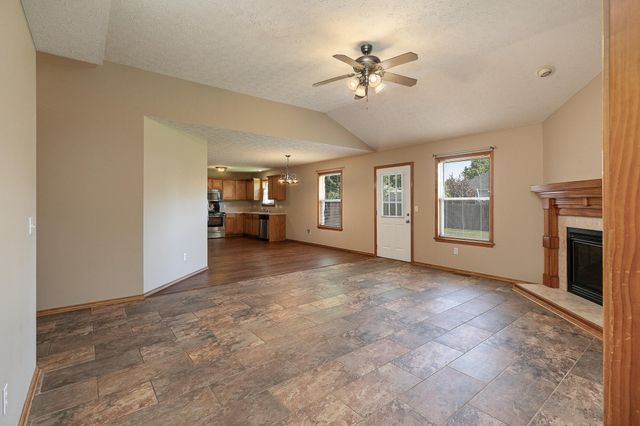 807 E Sandpiper Drive, Ozark, MO 65721