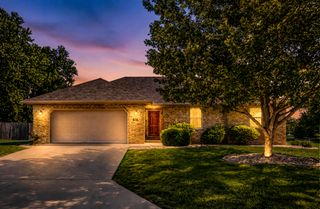 807 E Sandpiper Drive, Ozark, MO 65721
